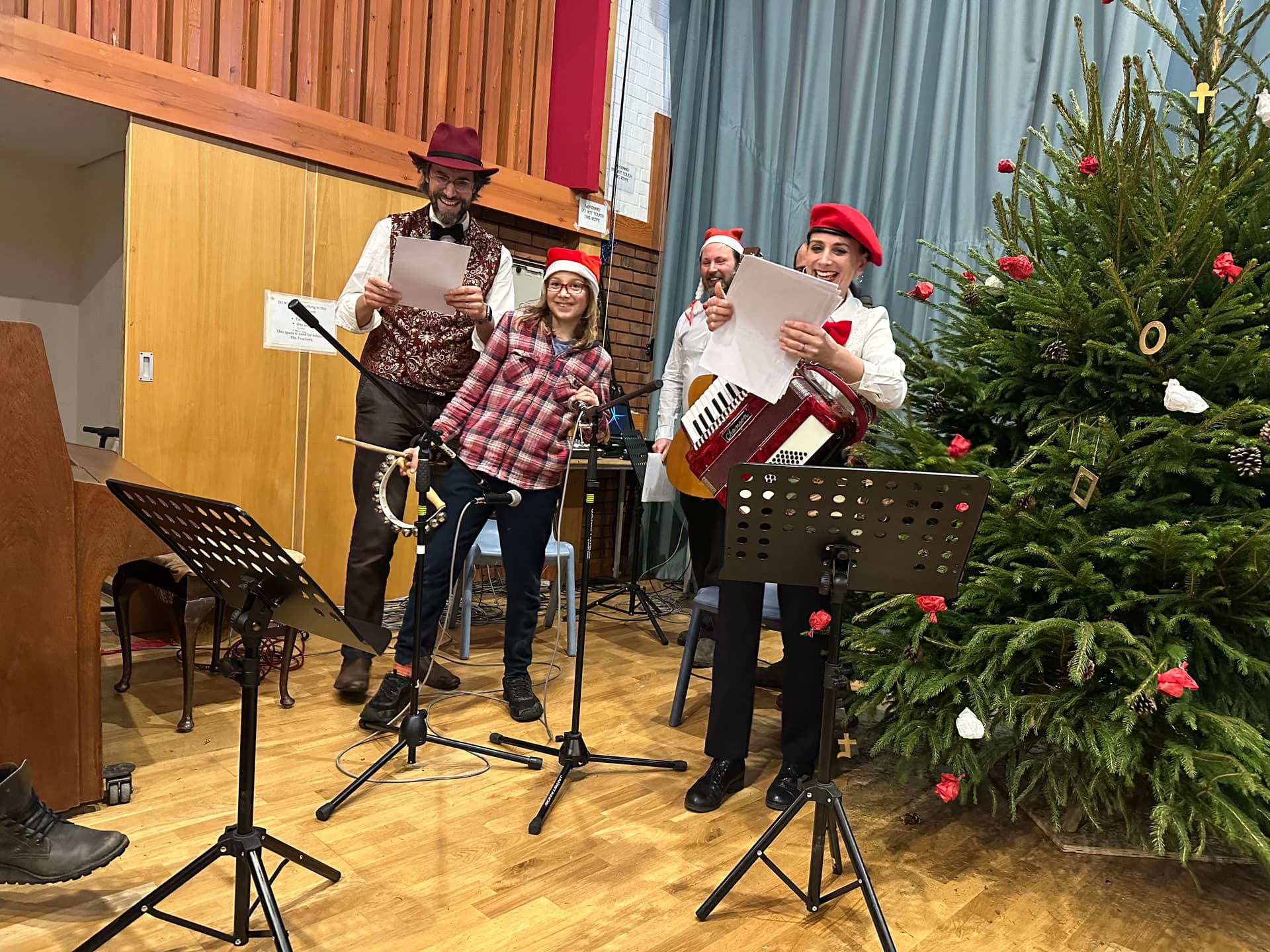 Reel Life Fun performing traditional Irish music